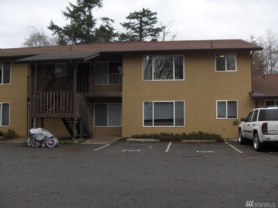 1st image of 172 Lovers Ln APT B105