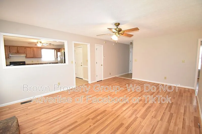 3 bed, 2.0 bath, 1076 sqft, $1,425 — Photo 3
