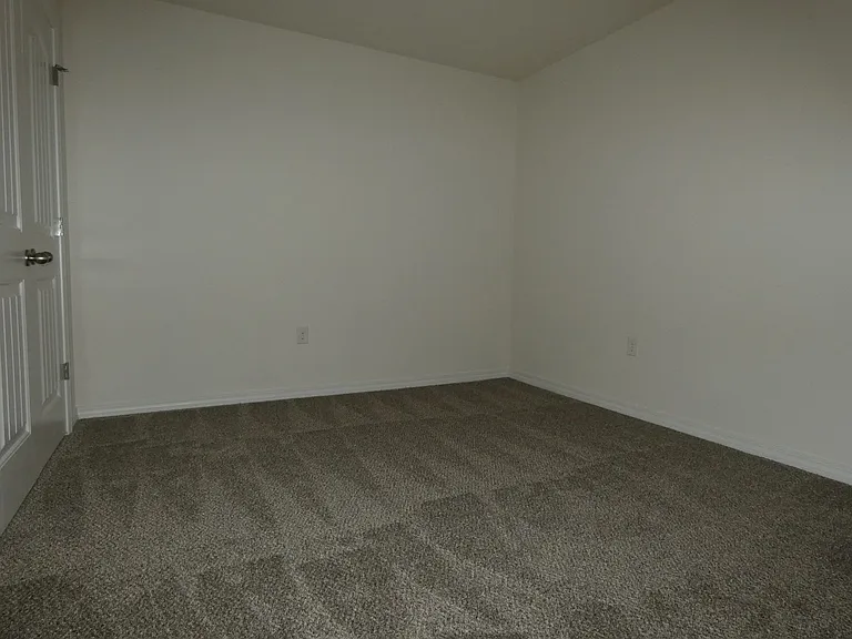 5637 Peach Dr — Photo 14