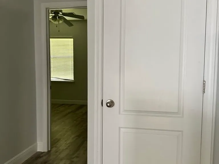 2950 SW 35th Pl #50 — Photo 18