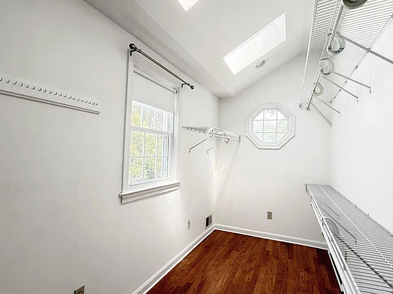 1005 N Lebanon St — Photo 14