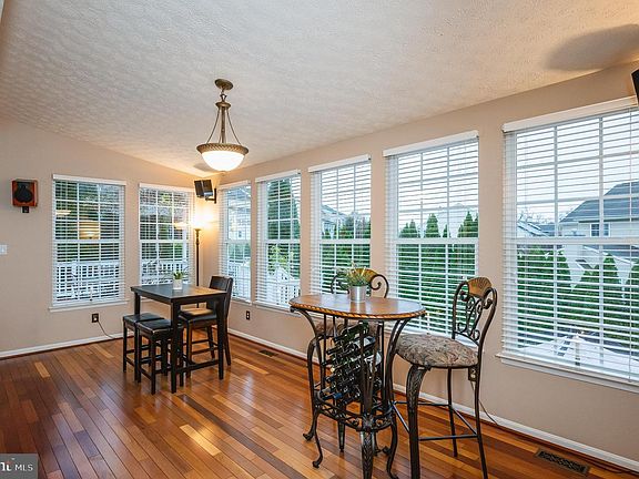5th image of 1405 Hilscher Ct