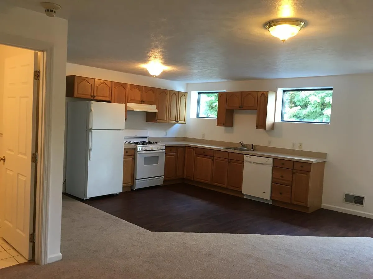 2 bed, 1250 sqft, $1,400 — Photo 4