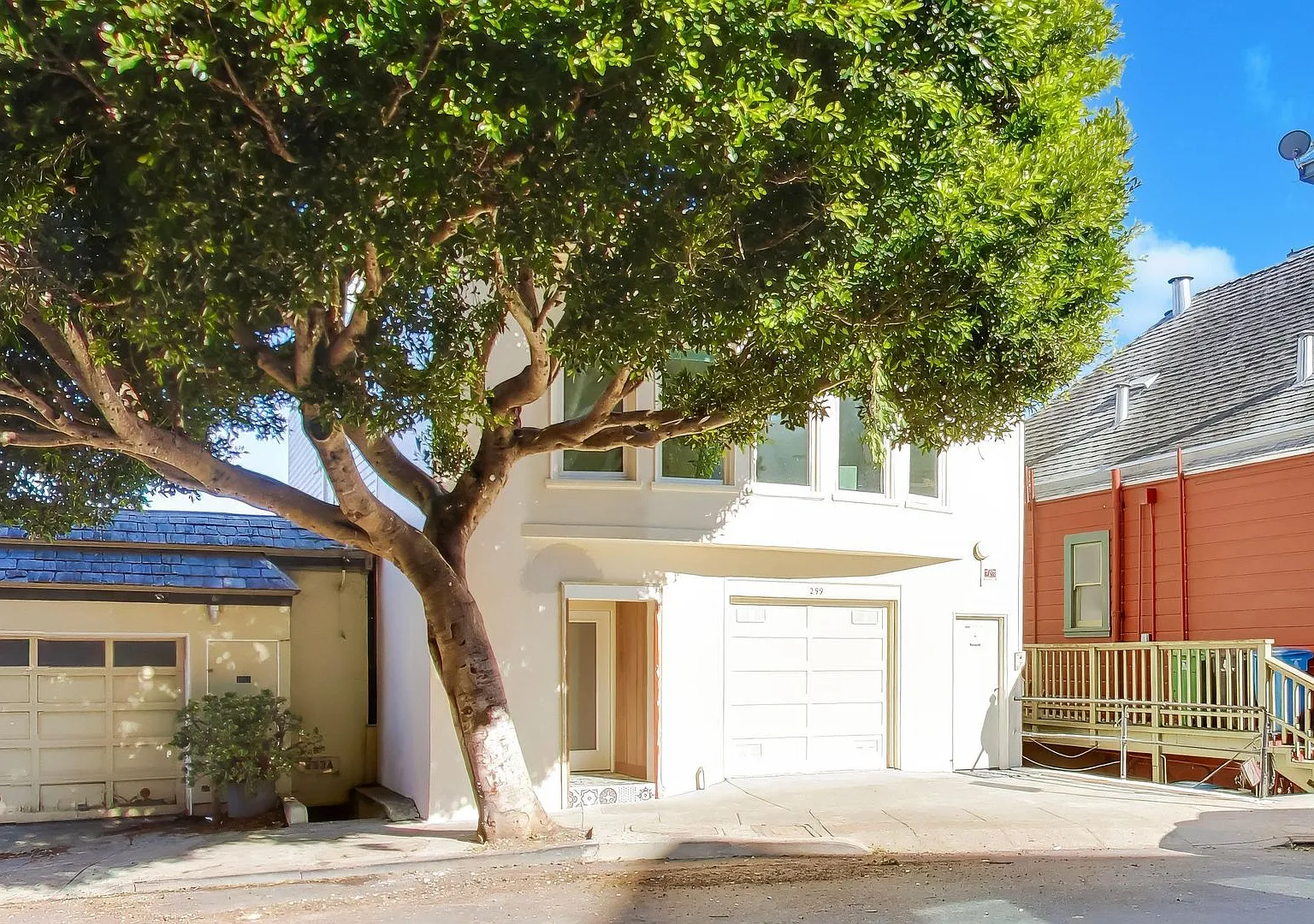 297 Corbett Ave — Photo 3