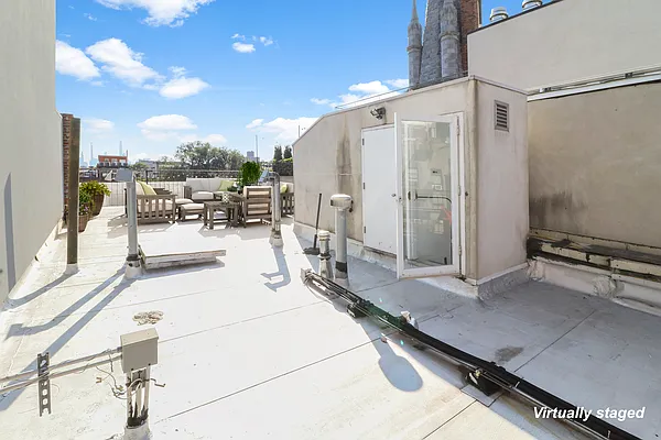 Sold by Harlem Lofts | media 24