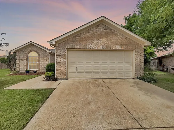 1301 Archdale Ct, Burleson, TX 76028