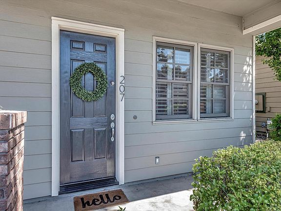 3rd image of 207 Beethoven Ln
