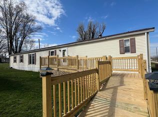 110 E Oak St, Gladstone, IL 61437