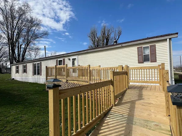 110 E Oak St, Gladstone, IL 61437