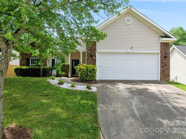 5927 Patricia Ryan Dr, Charlotte, NC 28216