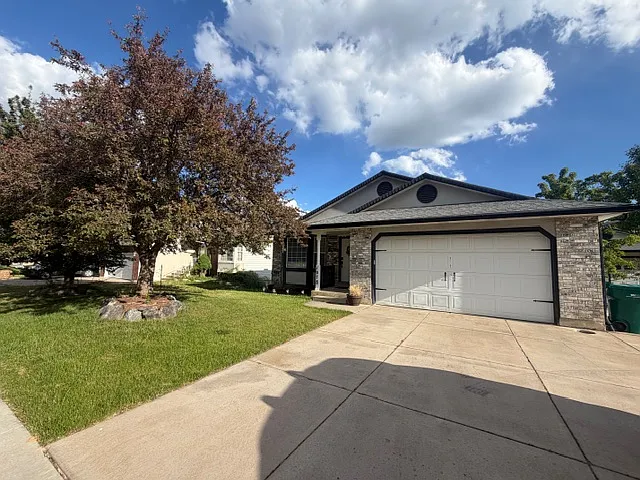 2 bed, 1.5 bath, 1500 sqft, $1,900 — Photo 3