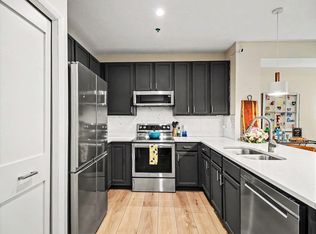 645 N 1st St APT 300, Minneapolis, MN 55401