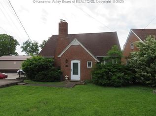 5818 E Pea Ridge Rd, Huntington, WV 25705