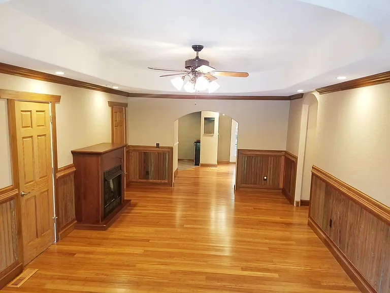 121 S University Ave — Photo 6