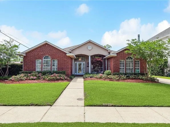 1 Chalstrom Dr, River Ridge, LA 70123
