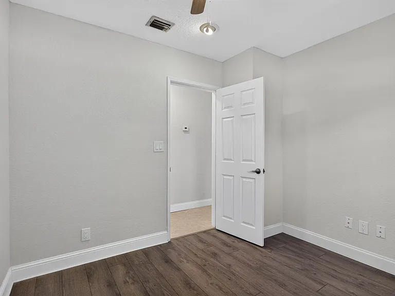 1240 SW 3rd Ter — Photo 21