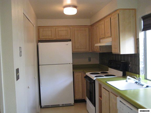 2nd image of 939 Woodberry Dr APT 5