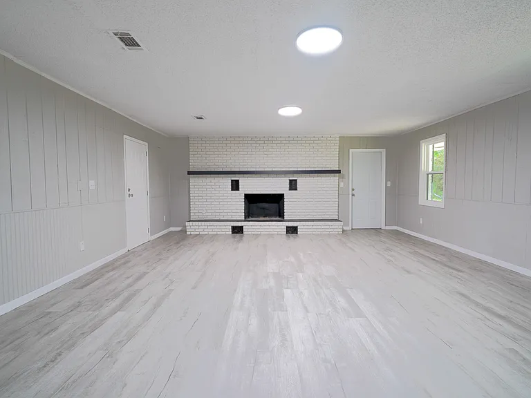 806 E Verbena Ave — Photo 3
