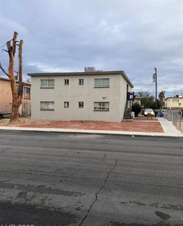 1st image of 2917 Elm Ave