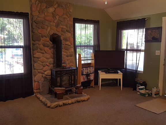 3rd image of 20243 E Borthwick St