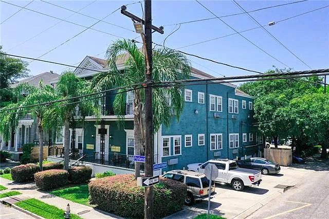 1 bed, 1.0 bath, 425 sqft, $1,000 — Photo 2