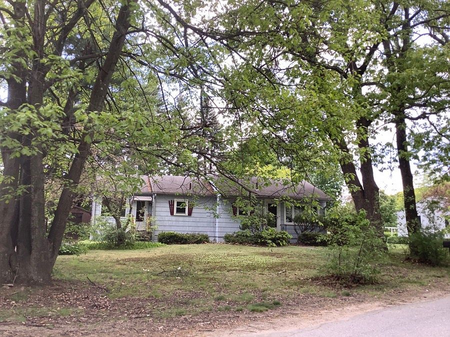 1st image of 211 Lincoln St