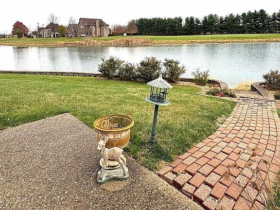 5th image of 109 Adele Ct