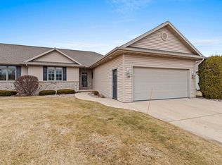1104 Spring Lake Dr #21, De Pere, WI 54115