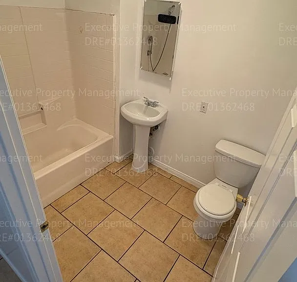 3017 Potomac Ave — Photo 23