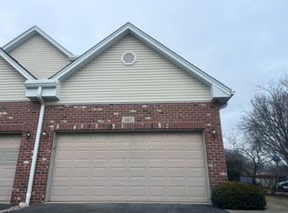 547 Goodwin Dr, Bolingbrook, IL 60440