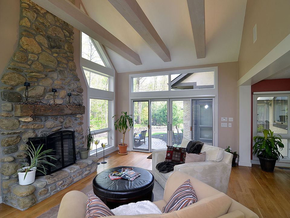 1st image of 8164 Crossgate Ct N