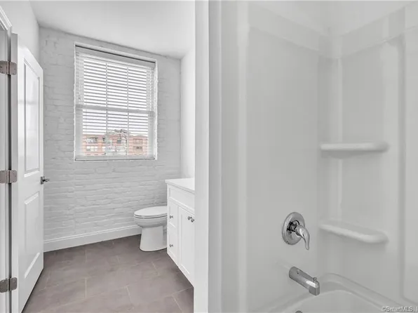 475 Howe Ave #5, Shelton, CT 06484