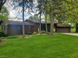 9651 Skyway Dr, Wadsworth, OH 44281