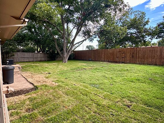 4th image of 605 Lockwood Dr
