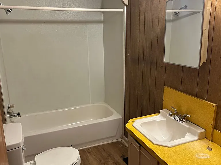 1421 W Huntsville Ave — Photo 13