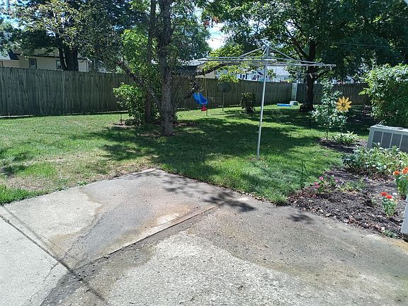4th image of 106 Canterbury Dr