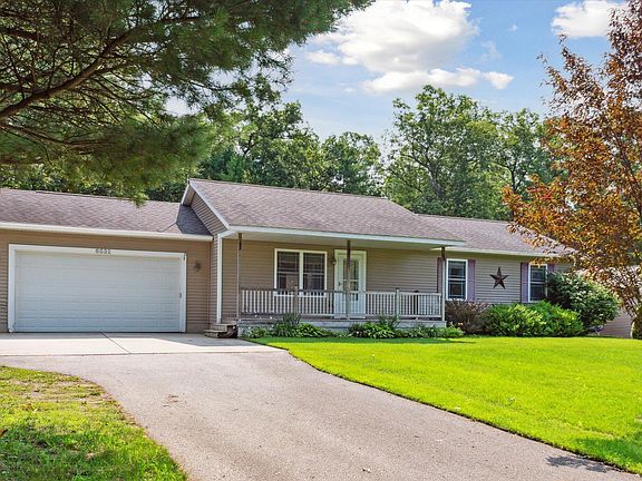 3rd image of 6532 Black Hawk Ln