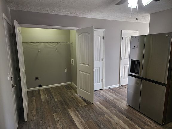 kitchen showing laundry area