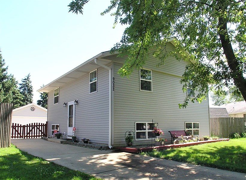 1st image of 9032 161st Pl