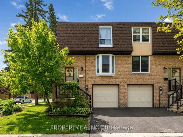 209 Castle Rock Dr #1, Richmond Hill, ON L4C 5M2