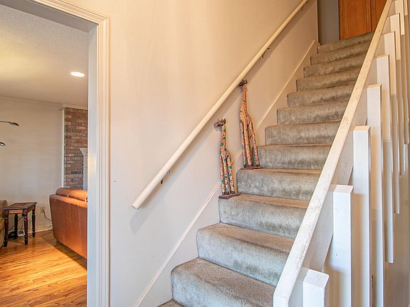5th image of 2356 Park Place Dr