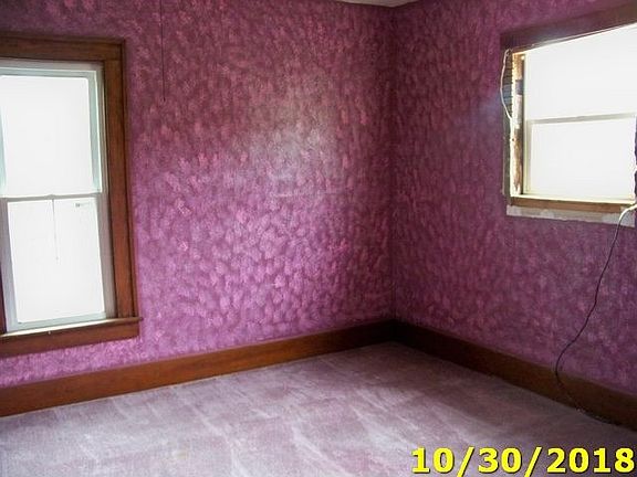 3rd image of 231 Walker St
