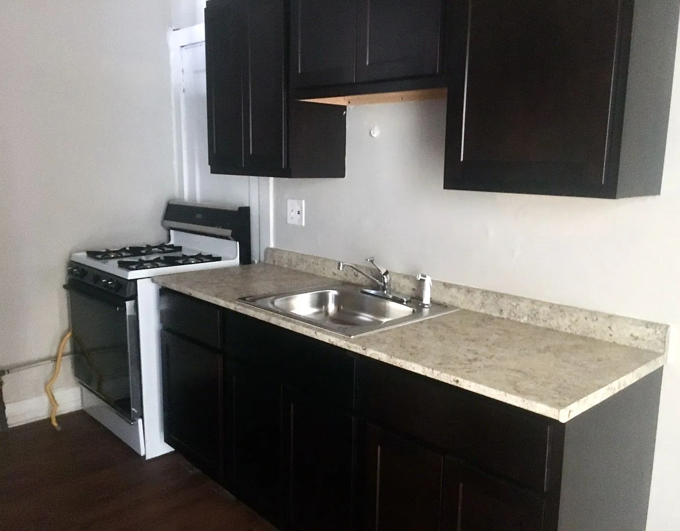 Charming Dormont Apartments * Pet Friendly * Walk to T Station * Renovated * Spacious * Move In I... — Photo 3