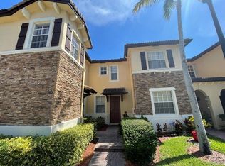 9227 SW 227th St #7, Miami, FL 33190