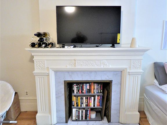 2nd image of 20 W 70th St APT 1