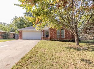 211 E East Rd, Prairie Grove, AR 72753