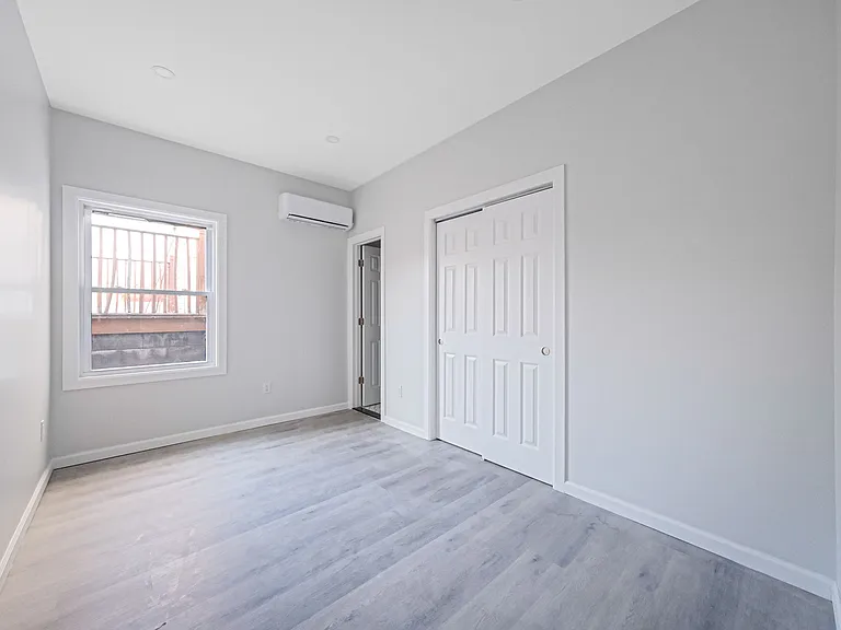 224 Amber St — Photo 15