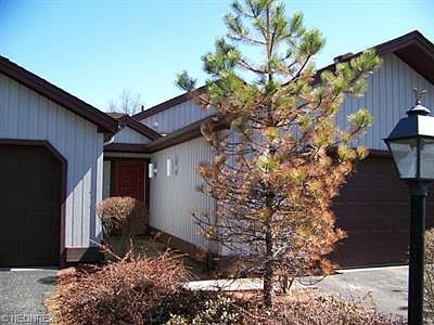 2nd image of 53 Pinewood Dr #M