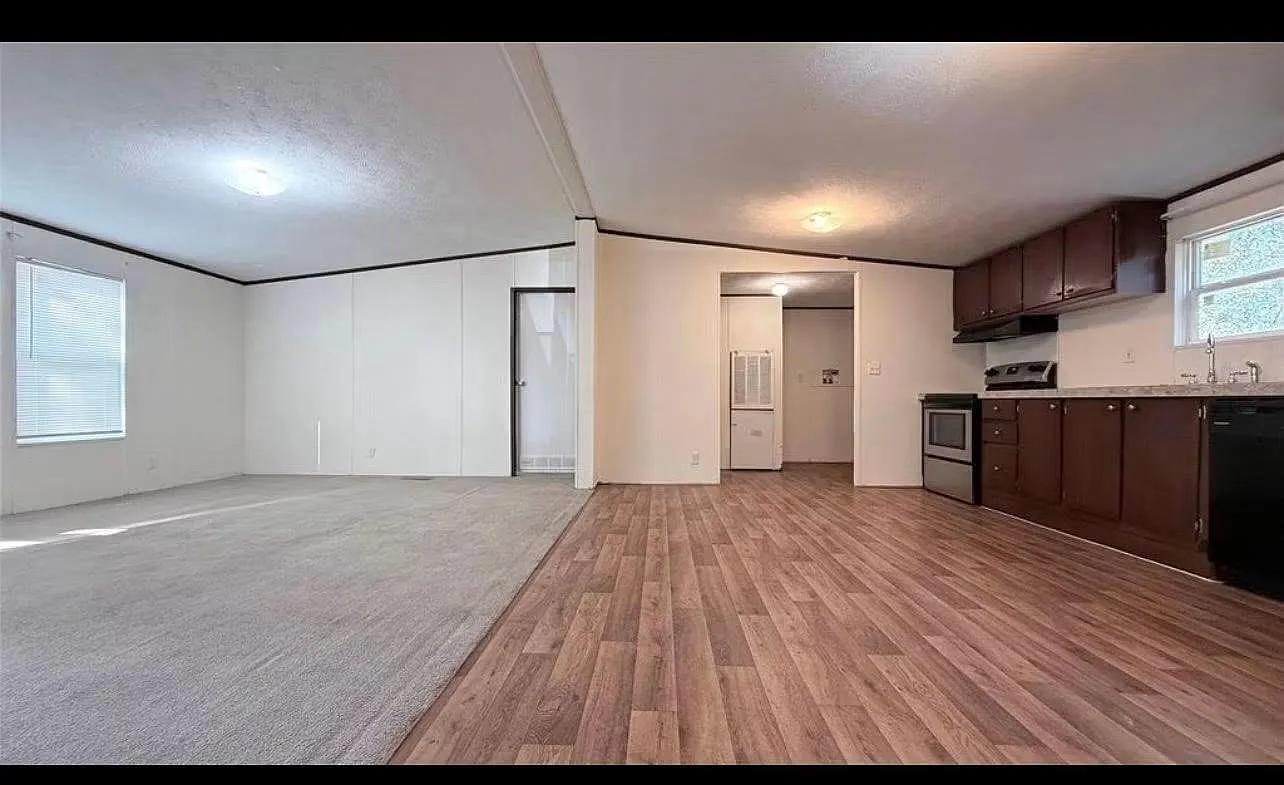 3 bed, 2.0 bath, 480 sqft, $1,700 — Photo 3