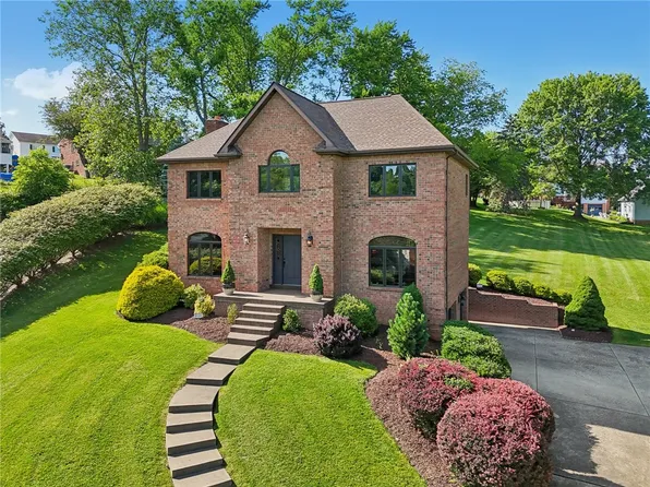 429 Cedar Dr, Washington, PA 15301